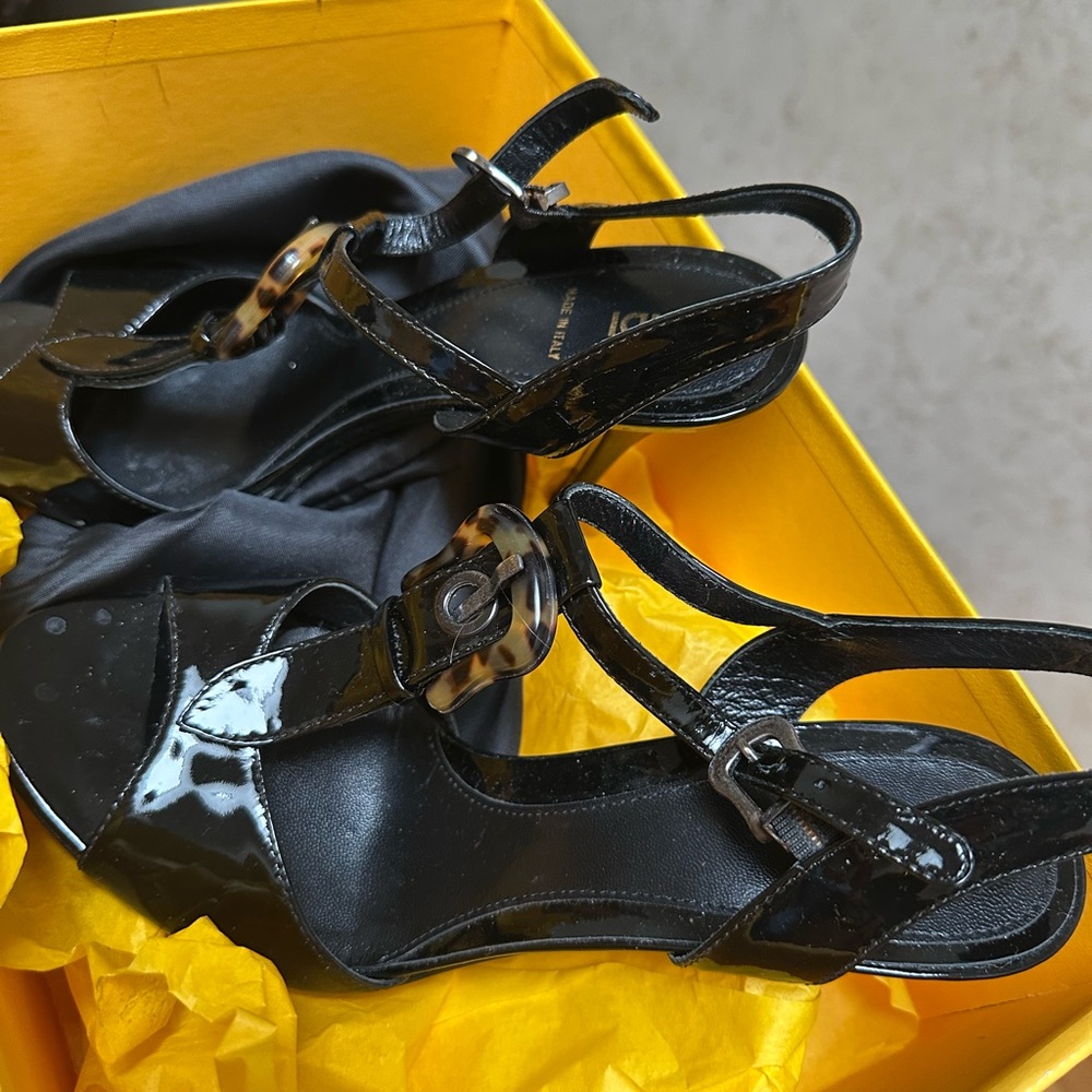 Fendi Black Patent Leather Heeled Sandals with Tortoiseshell Buckle - Picture 4 of 9
